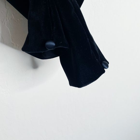 Black Iris Velvet Top - Picture 4 of 7